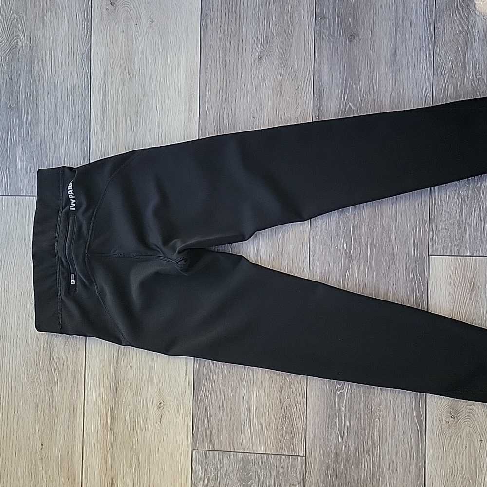 IVY PARK Black Capris - Picture 8 of 10